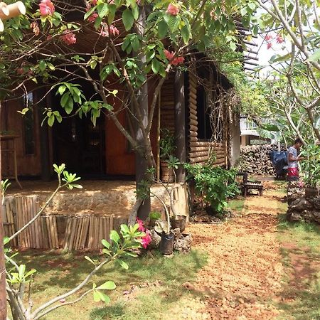 The Village House Puerto Princesa Luaran gambar