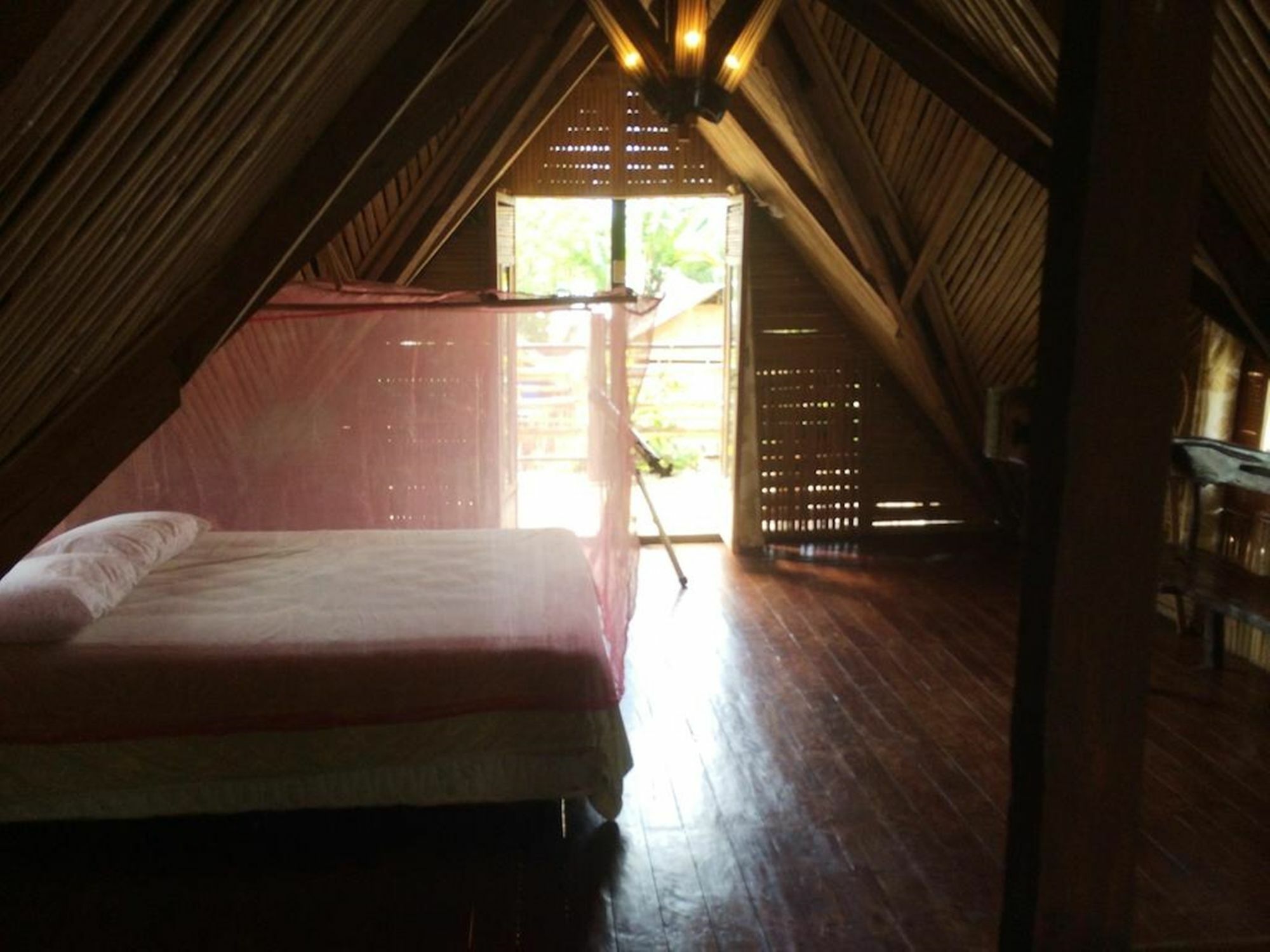 The Village House Puerto Princesa Luaran gambar